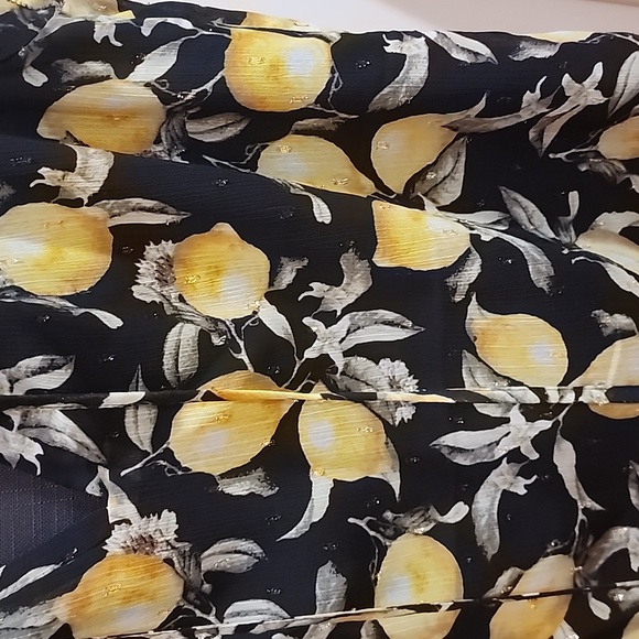 WHBM Blouse - Picture 3 of 11